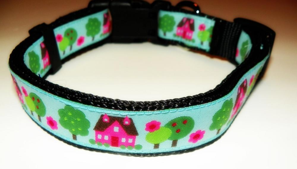 Dog Collar - Blue With Pink Houses, Green Trees, Springtime Colors Size Lg (15-24")