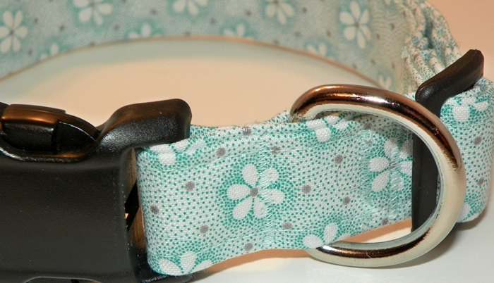 Light Blue Dog Collar With White Flowers Size Xl 17-29"