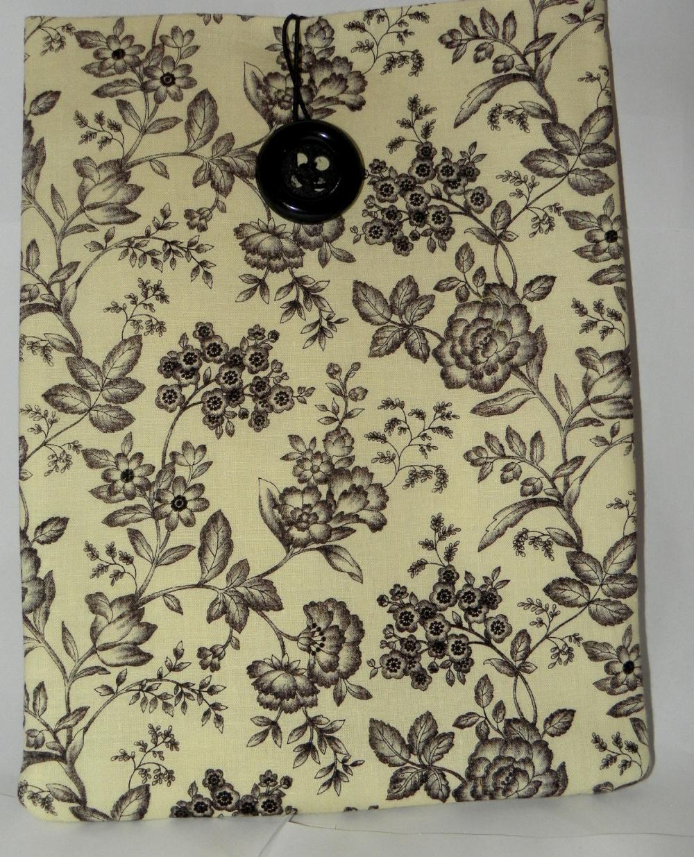 Ipad 1, Ipad 2 Cover/sleeve - Cream And Black Floral/flowers